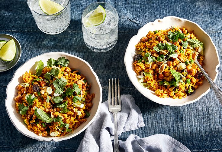 This Crispy Chickpea Rice Pilaf Is My Saving-Grace Dinner
