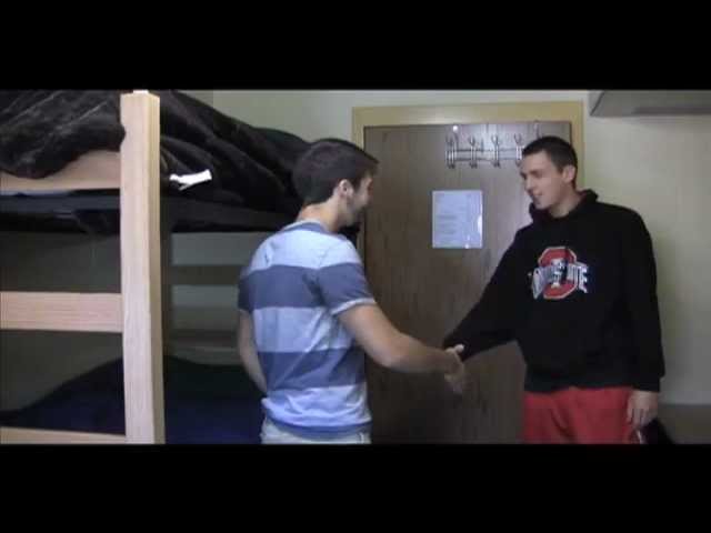 College Dorm Storage Essentials: Over The Door Hook Rack by DormCoVideo (8 years ago)
