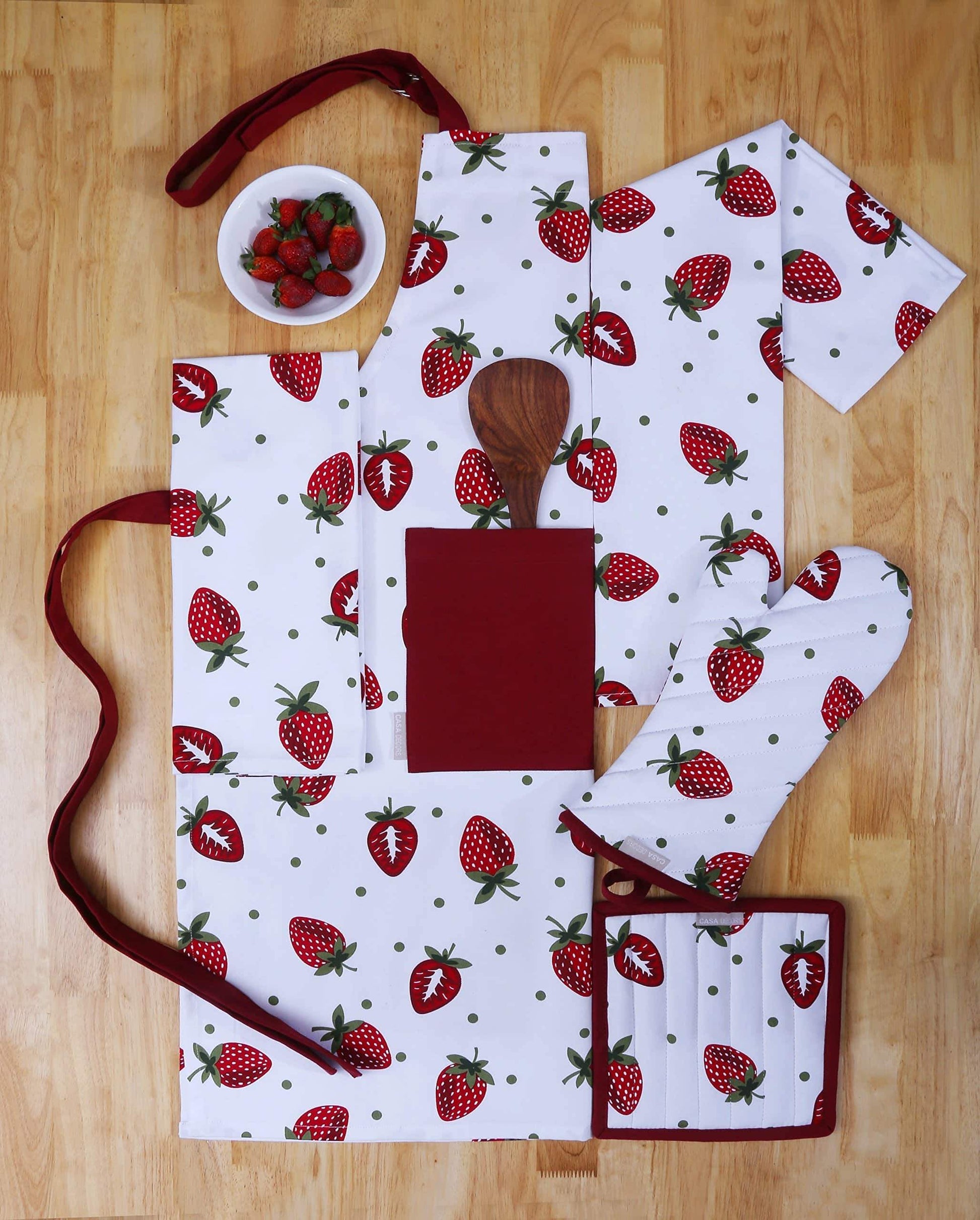 On amazon casa decors set of apron oven mitt pot holder pair of kitchen towels in a unique berry blast design made of 100 cotton eco friendly safe value pack and ideal gift set kitchen linen set